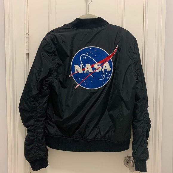 BRAND NEW NEVER WORN FOREVER 21 x NASA LOGO BLACK BOMBER JACKET UNISEX - Picture 4 of 12